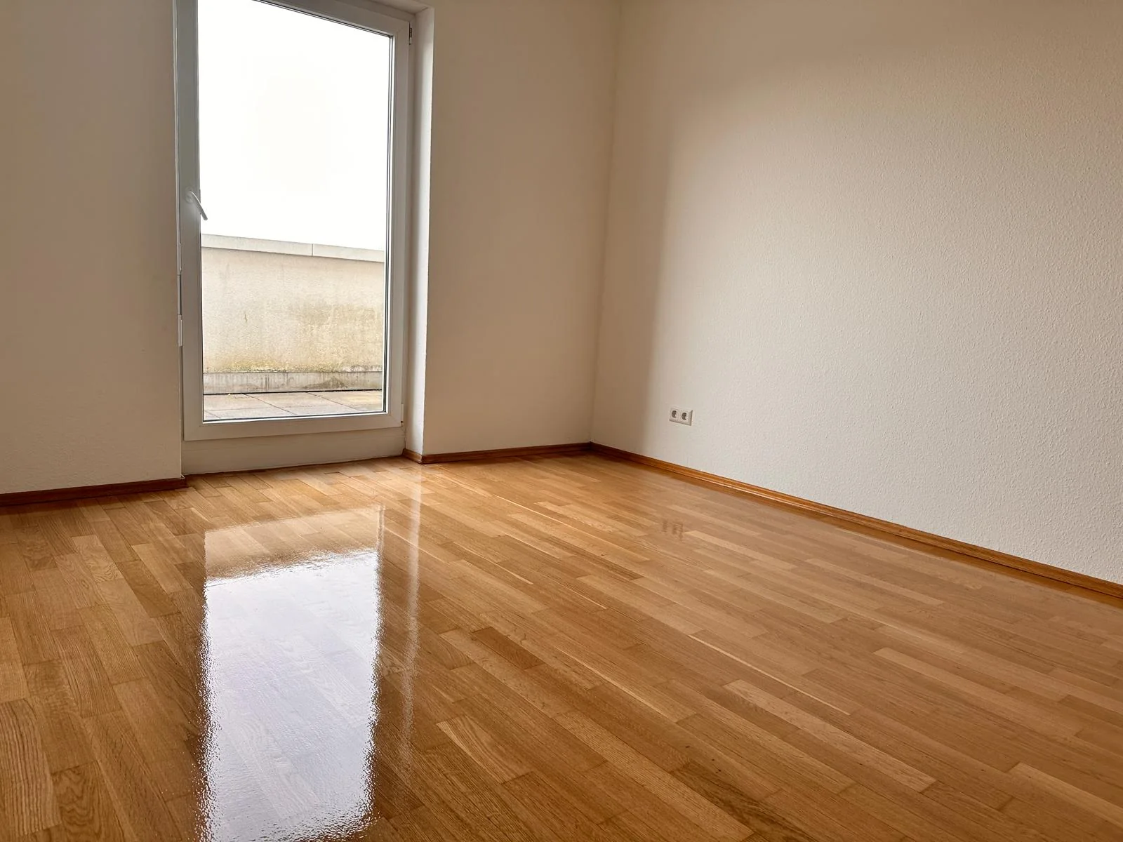 Stabparkett mit glänzender Oberfläche