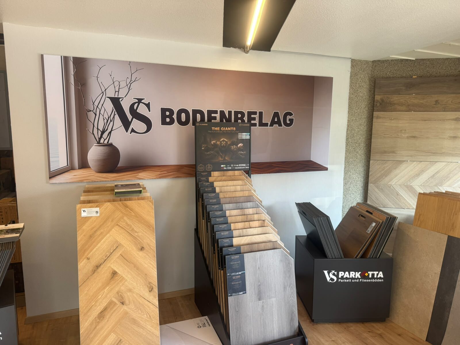Bodenbeläge und Vinyl in der Ausstellung