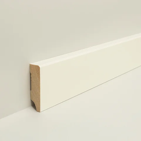 Sockelleiste Kiefer weiß · Fase 18 × 58 mm