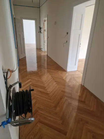 Durchgang mit Fischgrät