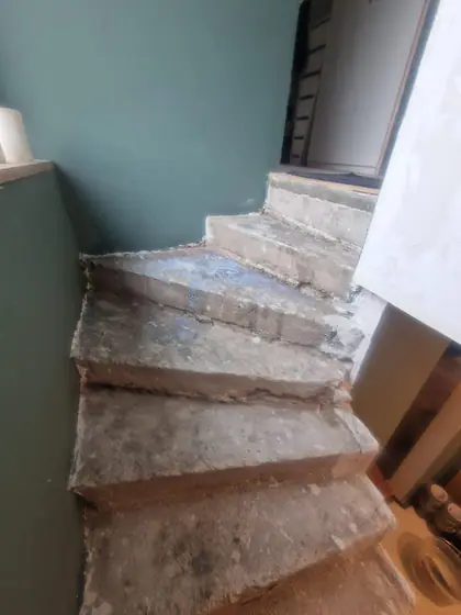 Betonstufen vor der Verkleidung
