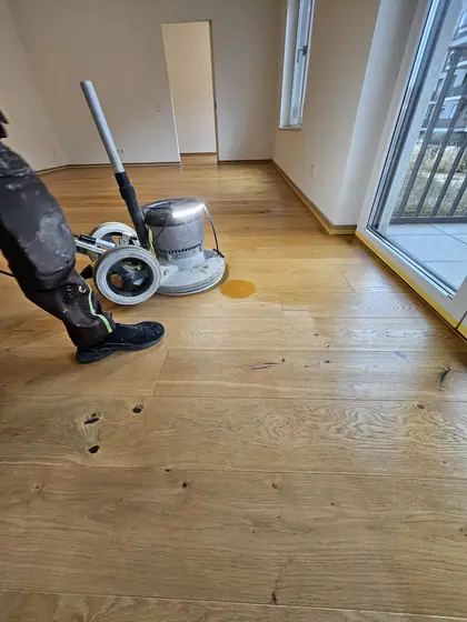 Schleifmaschine im Einsatz