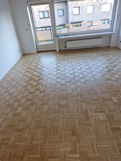 Würfelparkett am Balkon